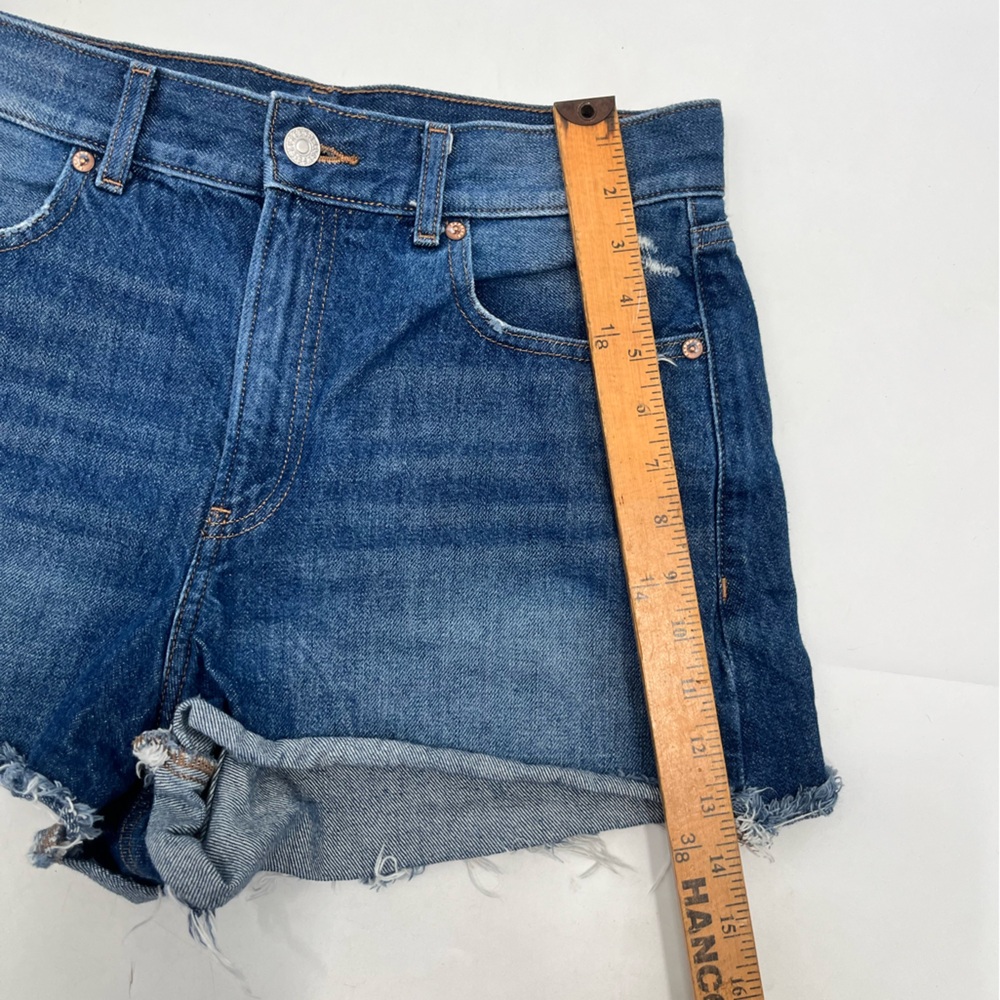 Express Super High Rise Distressed Medium Wash Raw Hem Mom Shorts Size 8 - Picture 2 of 11